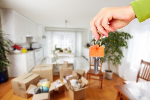 Movers handling apartment and house relocation access challenges